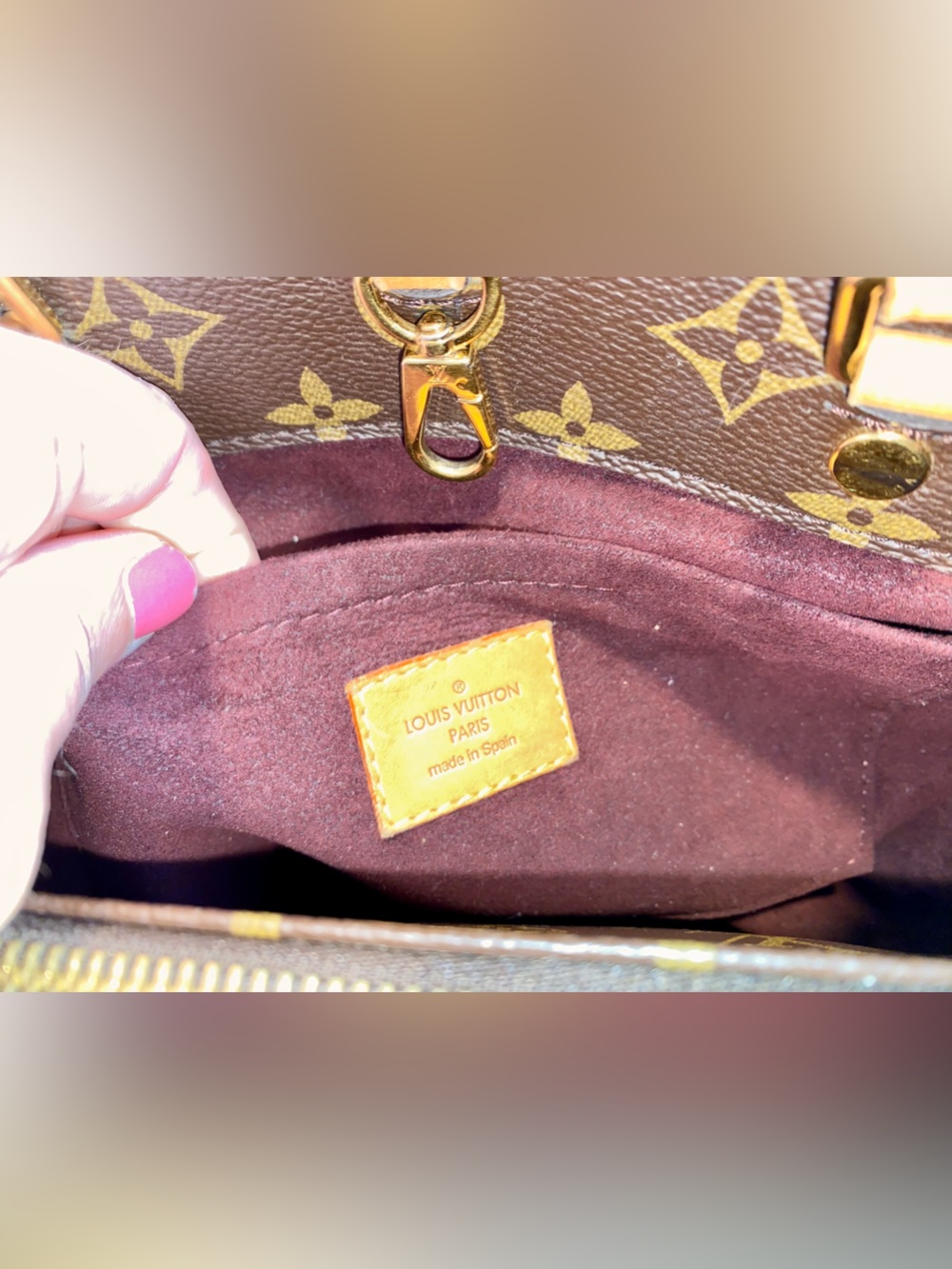 Louis Vuitton | Monogram Montaigne MM Handbag w LV Strap, Lock & Key & Dust Bag - Picture 11 of 16